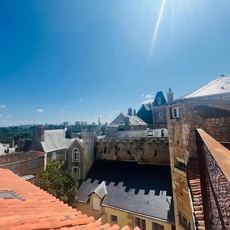 So British ! Atypique Et Sa Petite Terrasse ポアティエ