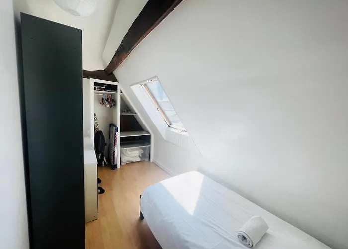 So British ! Atypique Et Sa Petite Terrasse Apartman Poitiers