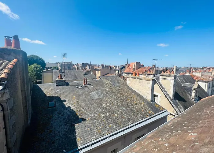 So British ! Atypique Et Sa Petite Terrasse Apartman Poitiers